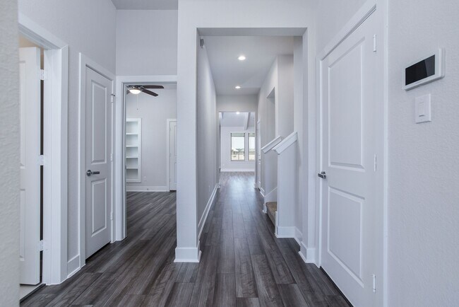 Building Photo - 7603 Coral Lk Dr