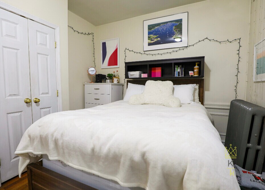 Building Photo - 322 St Paul St