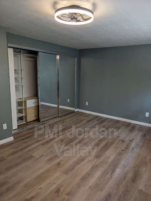 Building Photo - 1394 N 400 E