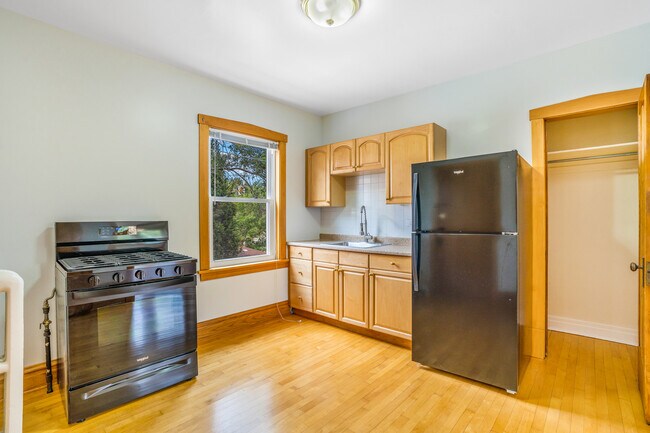 Building Photo - 2536 N Lavergne Ave
