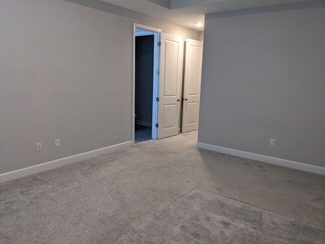 Building Photo - 25 Ibiza Ct