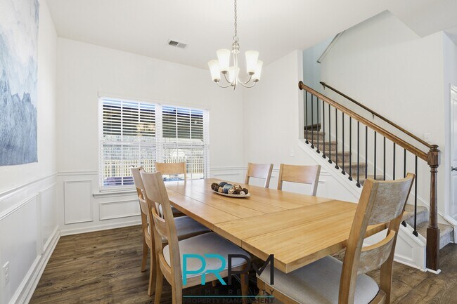 Building Photo - 249 Elmhaven Dr