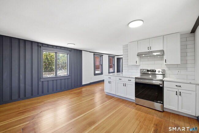 Building Photo - 883 Worthington Ridge