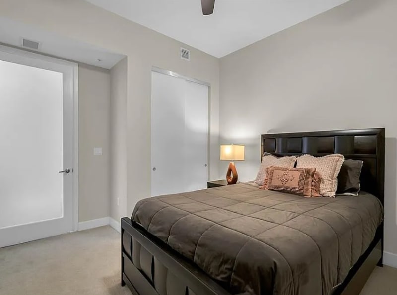 Building Photo - 150 E Robinson St