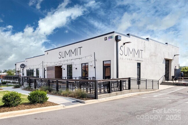Building Photo - 320 S Turner Ave