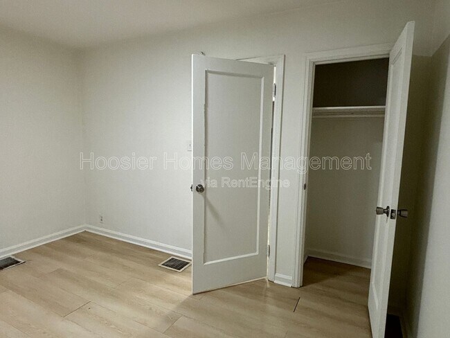 Building Photo - 1509 N Chester Ave