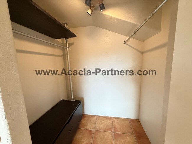 Building Photo - Spacious Four Bedroom Home