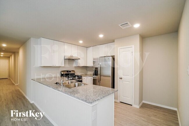 Building Photo - 13131 Rosemary Cove