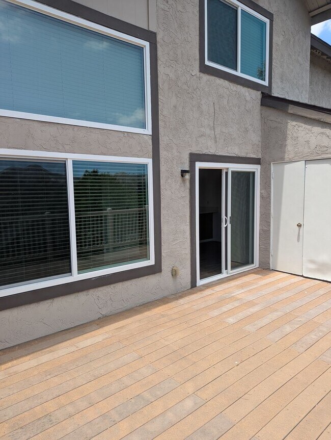 Building Photo - 3 Bed/2 Bath Townhome in Poway