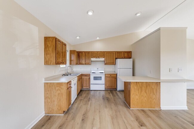 Building Photo - Newly-Updated 3-Bedroom Home in West Ashev...