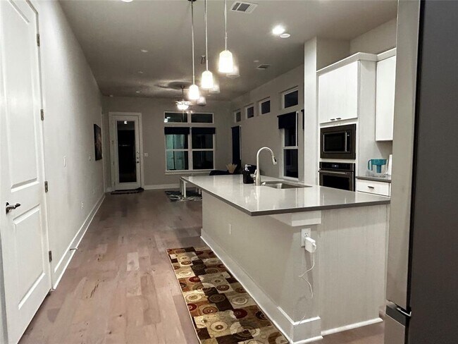 Building Photo - 1615 Woodwind Ln