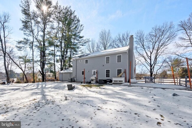 Building Photo - 10622 Runaway Ln