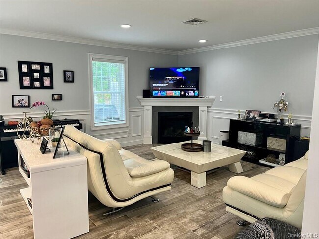 Building Photo - 145 Montgomery St