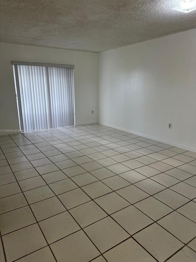 Building Photo - 14930 SW 82nd Terrace