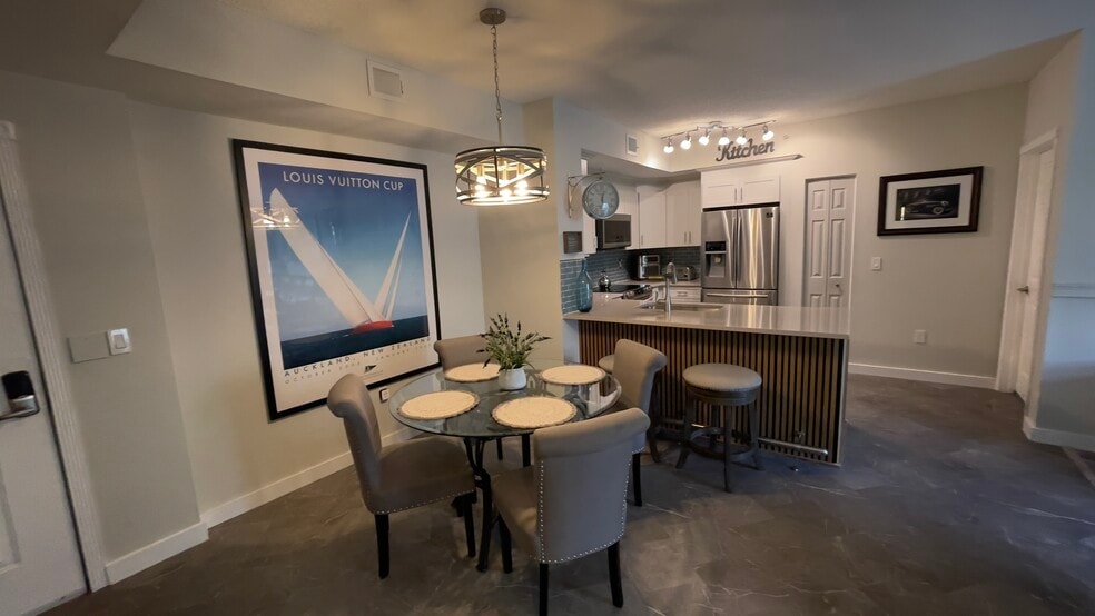 Building Photo - 780 S Sapodilla Ave
