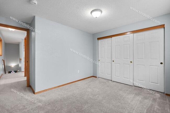 Building Photo - Charming 3-Bedroom Home with Attached Garage & Fenced Yard in North Portland - 1 MONTH FREE!