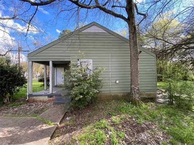 Building Photo - 3608 Wilmington Rd