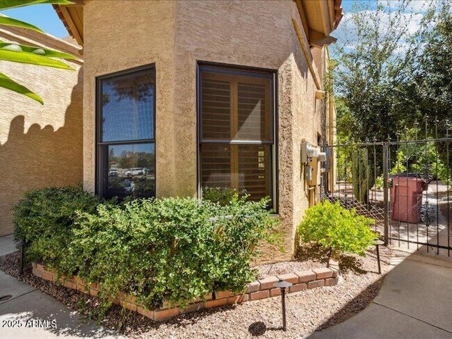 Building Photo - 10563 E Carol Ave