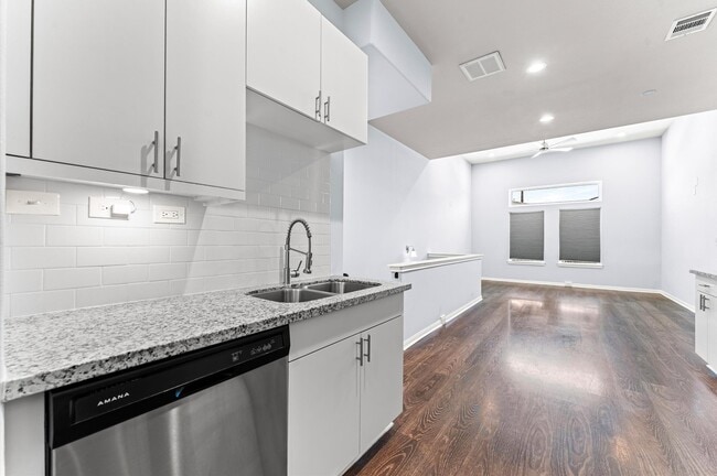 Building Photo - 18841 Elegance Ave