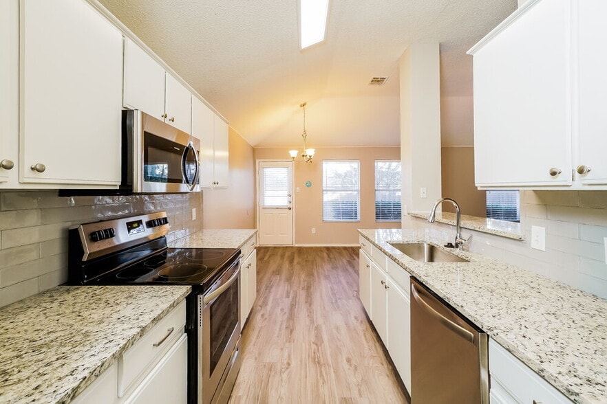 Building Photo - 706 Langford Dr