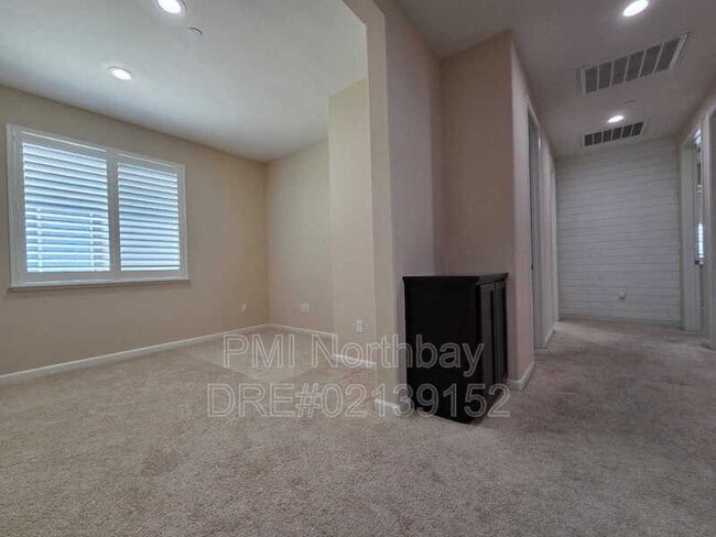 Building Photo - 308 Aster St