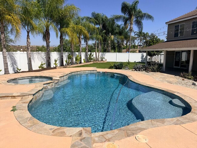 Building Photo - Stunning Orange Crest Pool Home