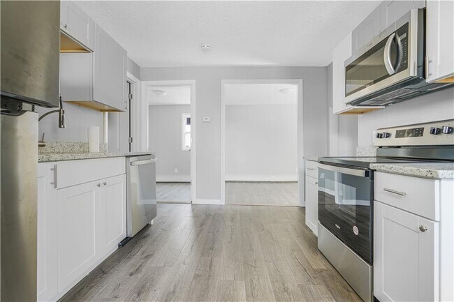 Building Photo - 1081 Bedford St