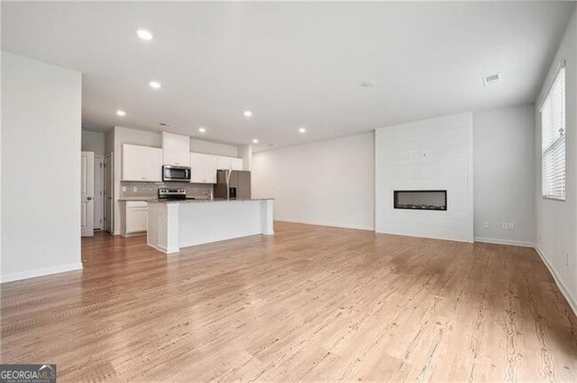 Building Photo - 5207 Canberra Dr