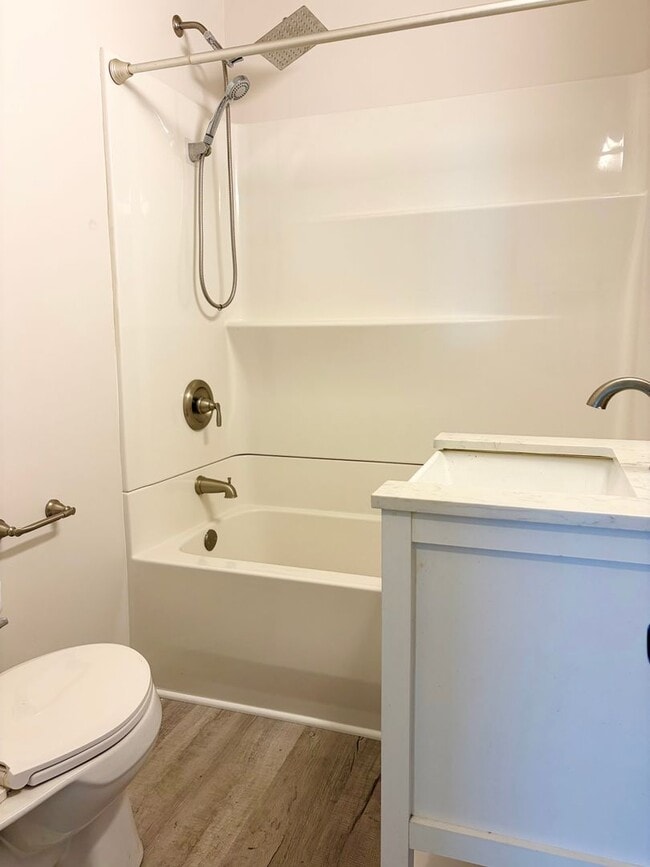 Building Photo - Modern Thought and Design!