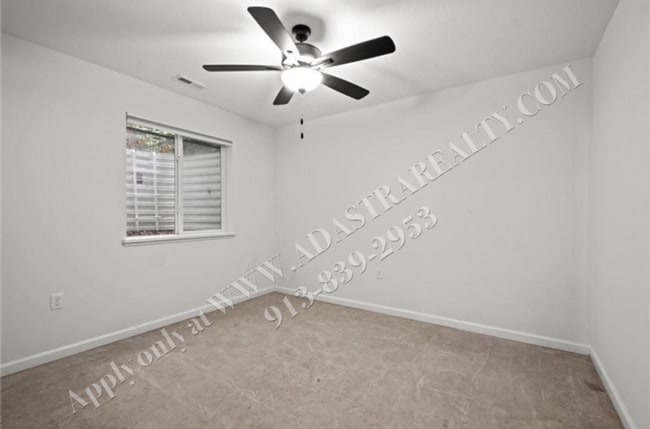 Building Photo - Like New Furnished Home in Lawrence Short Term Lease-Coming SOON!!