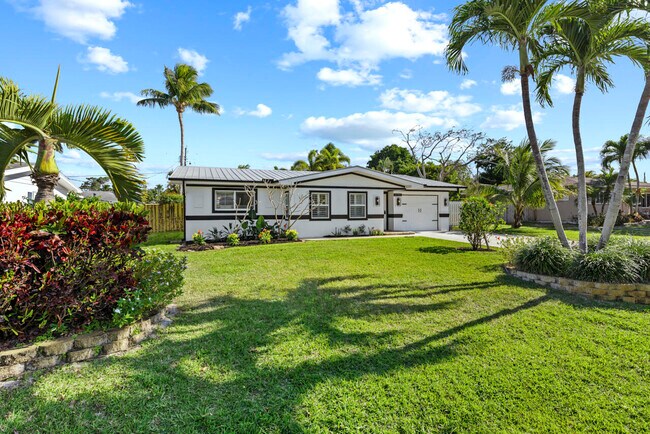 Building Photo - 4780 SE Bayshore Terrace