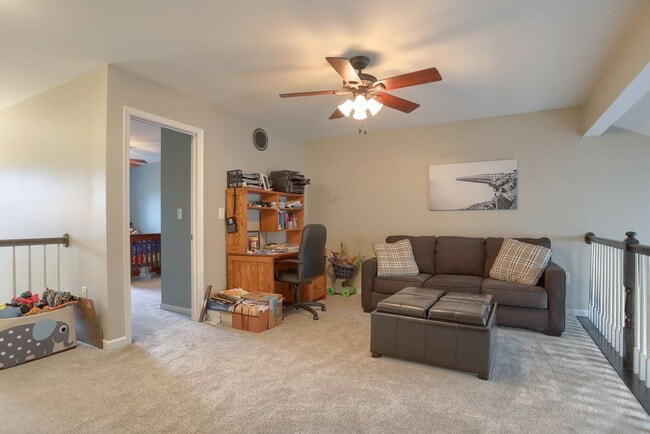 Building Photo - Modern and Convenient Hershey/Harrisburg Suburb Townhouse