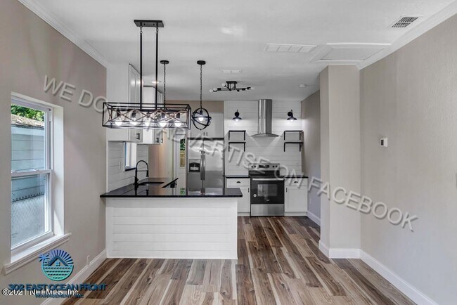 Building Photo - Lovely 2 bedroom / 1 bathroom home now ava...