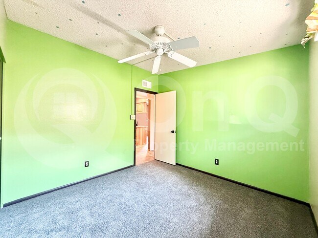 Building Photo - 1413 E Wesleyan Dr