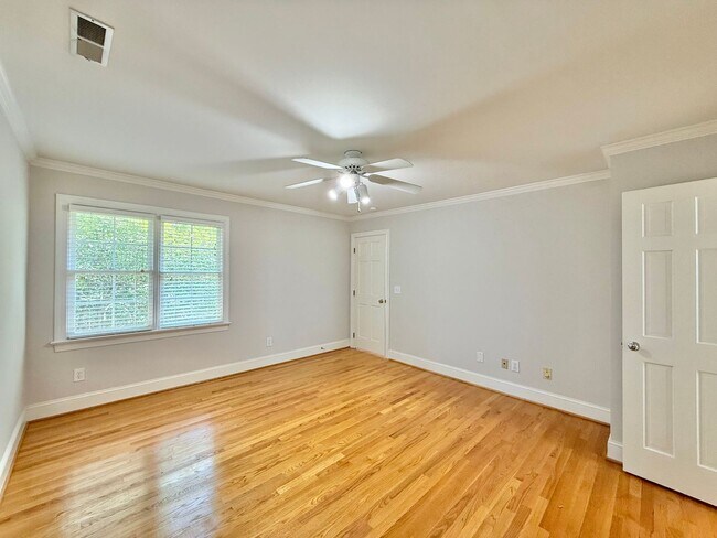 Building Photo - **OFFERING REFUNDABLE APPLICATION FEES & $250 MOVE IN PROMOTION** Incredible 5BD, 4.5BA House in ...
