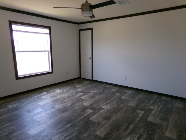 Building Photo - 281 Patriot Ln