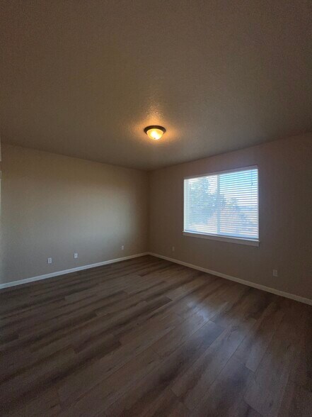 Building Photo - 1235 SW 10th Way