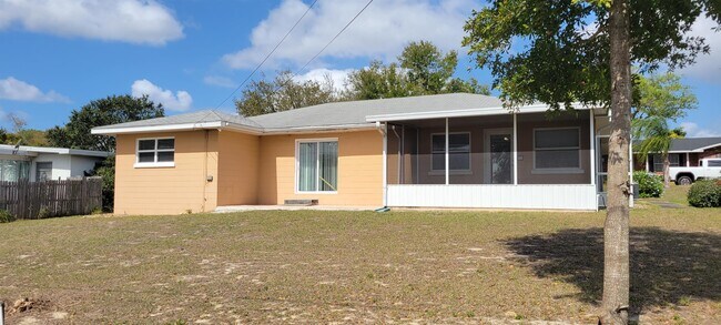 Building Photo - 842 Hillside Ave