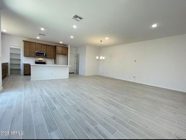 Building Photo - 15138 W Hadley St