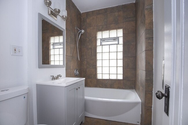 Building Photo - 2119 Lewis Dr