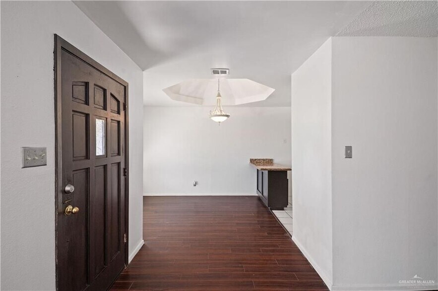 Building Photo - 2419 N 28th St