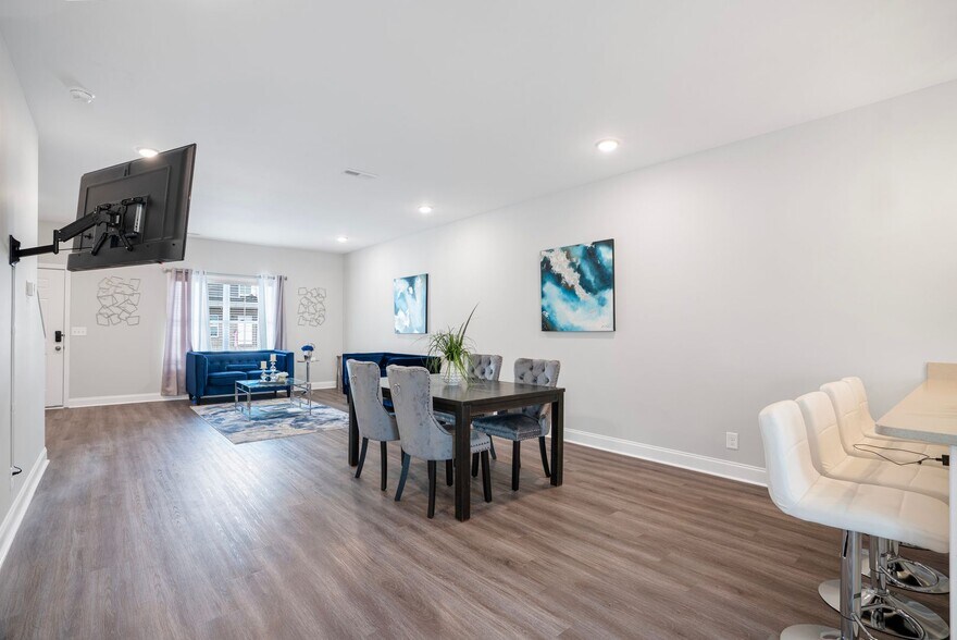 Building Photo - 156 Excell Rd