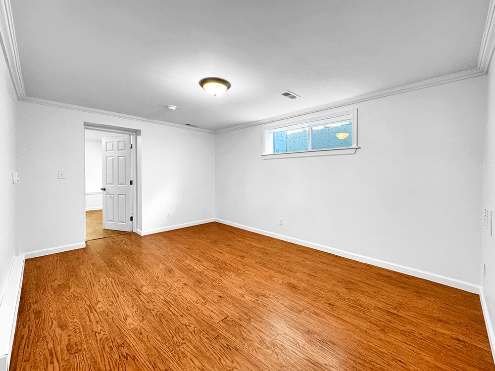 Family Room - 712 Powell St
