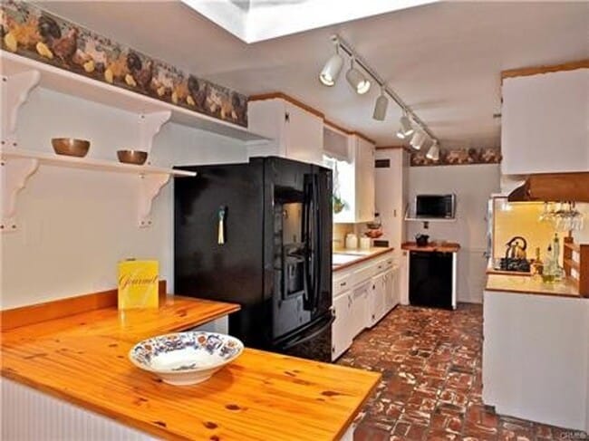 Building Photo - 680 N Cambridge St