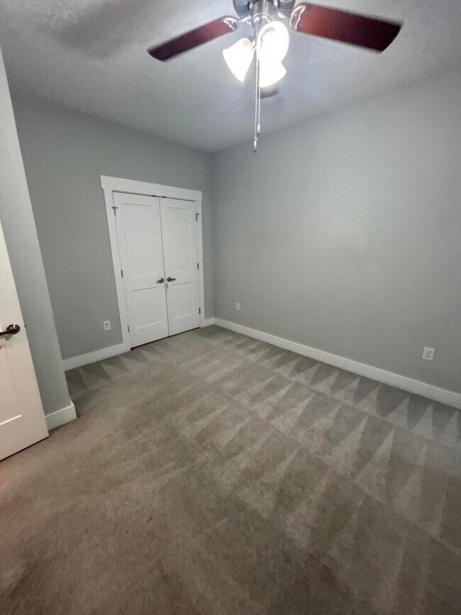 Building Photo - 147 N Sand Palm Rd