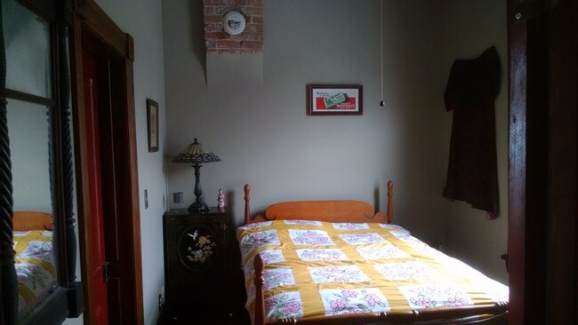 Building Photo - 314 N 1st St W