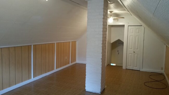 Building Photo - 413 1st St SW