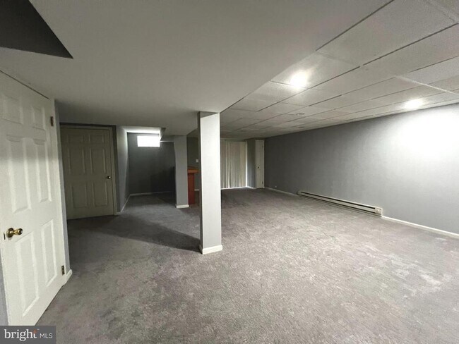 Building Photo - 150 Canterbury Ln