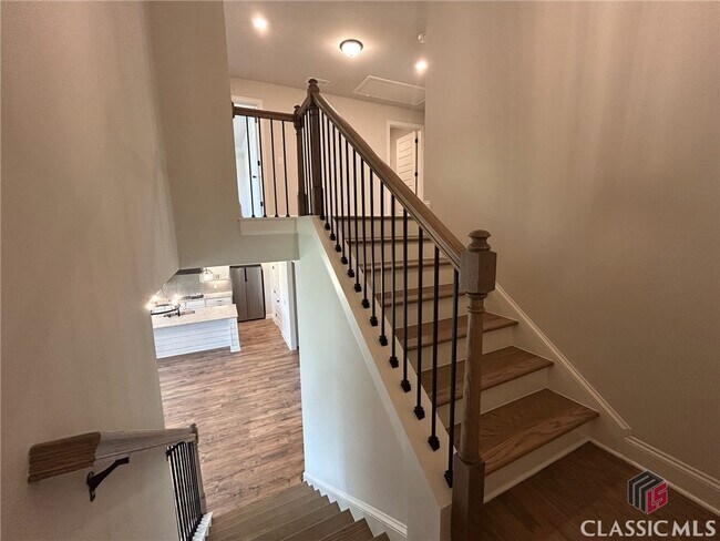 Building Photo - 305 Ridge Pointe Drive