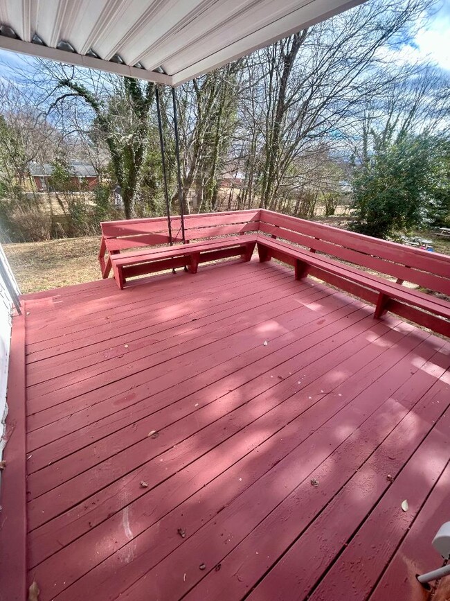 Building Photo - 2217 Douglas Hill Dr